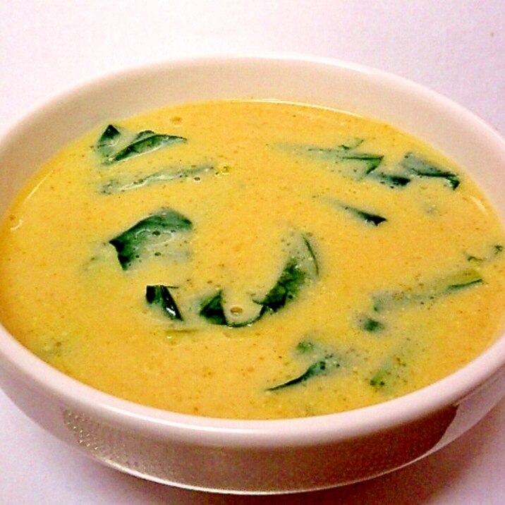 カレー風味♪　小松菜の豆乳スープ